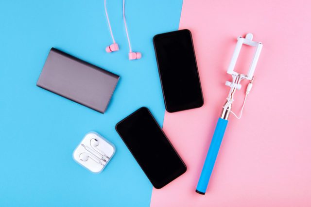 11 Must-Have Phone Accessories of 2022